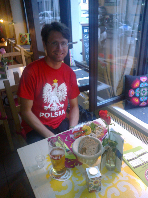 Timo im Polska-T-Shirt im Poniatowski vor der Wester Platte